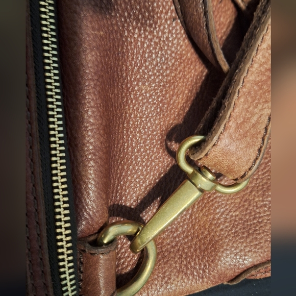 Fossil Foldover Leather Crossbody Messenger Bag - Picture 9 of 15